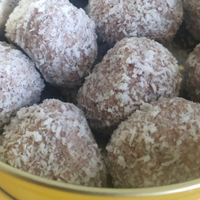 Coconut (Nariyal) Laddoo – Wholesome, Guilt-Free Indulgence 🥥